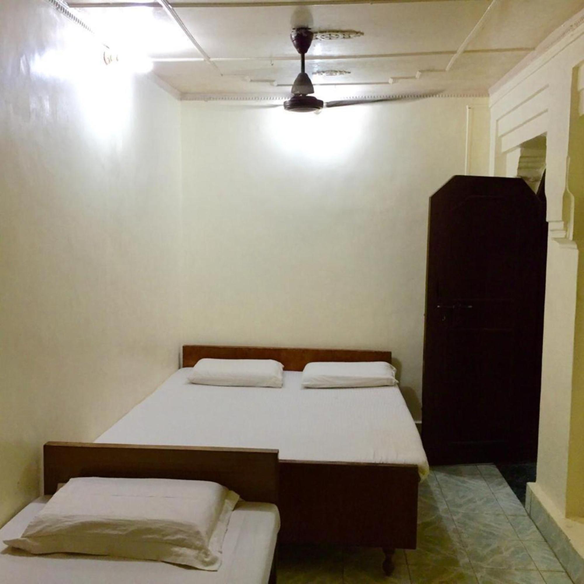 Grg Shanti Guest House Varanasi Near Manikarnika Ghat Esterno foto