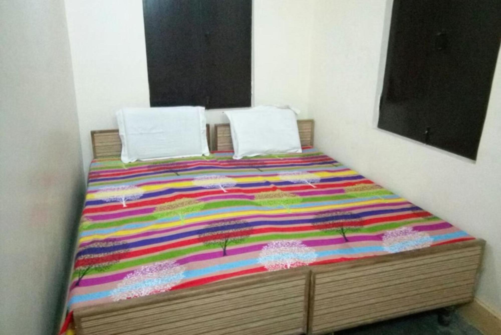 Grg Shanti Guest House Varanasi Near Manikarnika Ghat Esterno foto