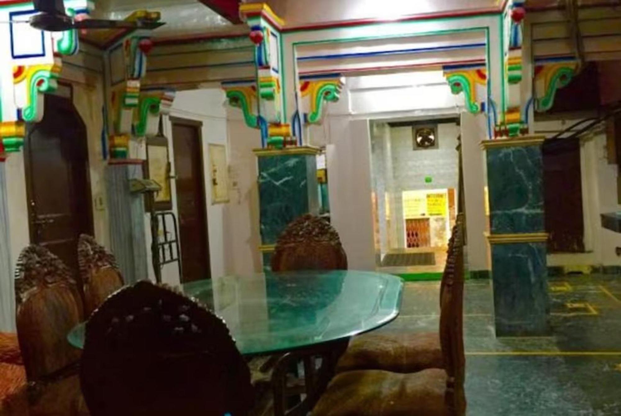 Grg Shanti Guest House Varanasi Near Manikarnika Ghat Esterno foto