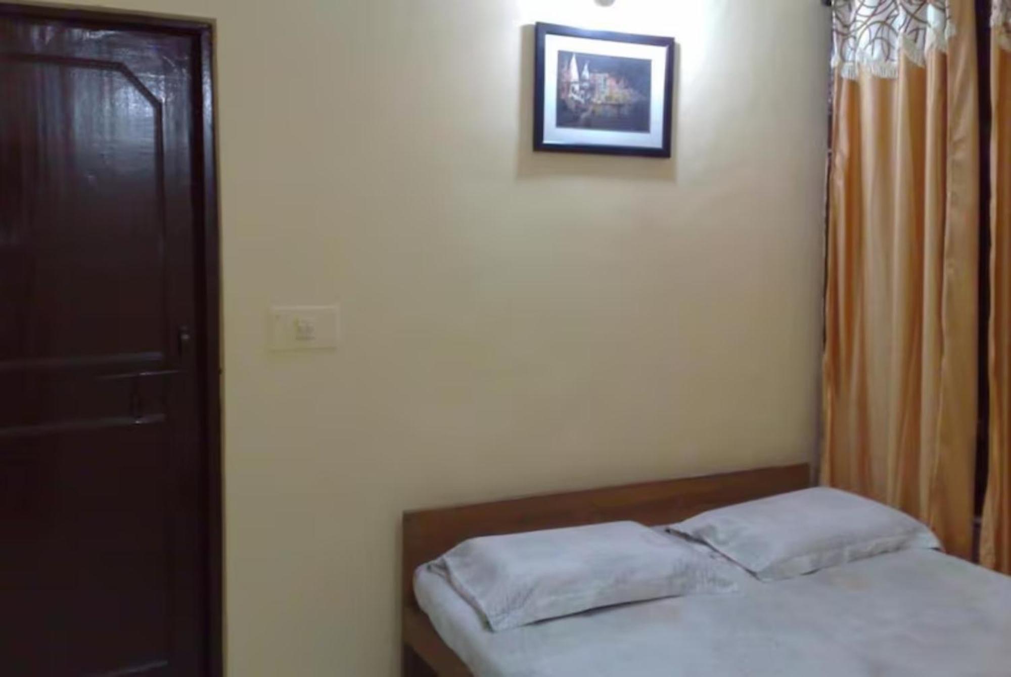 Grg Shanti Guest House Varanasi Near Manikarnika Ghat Esterno foto