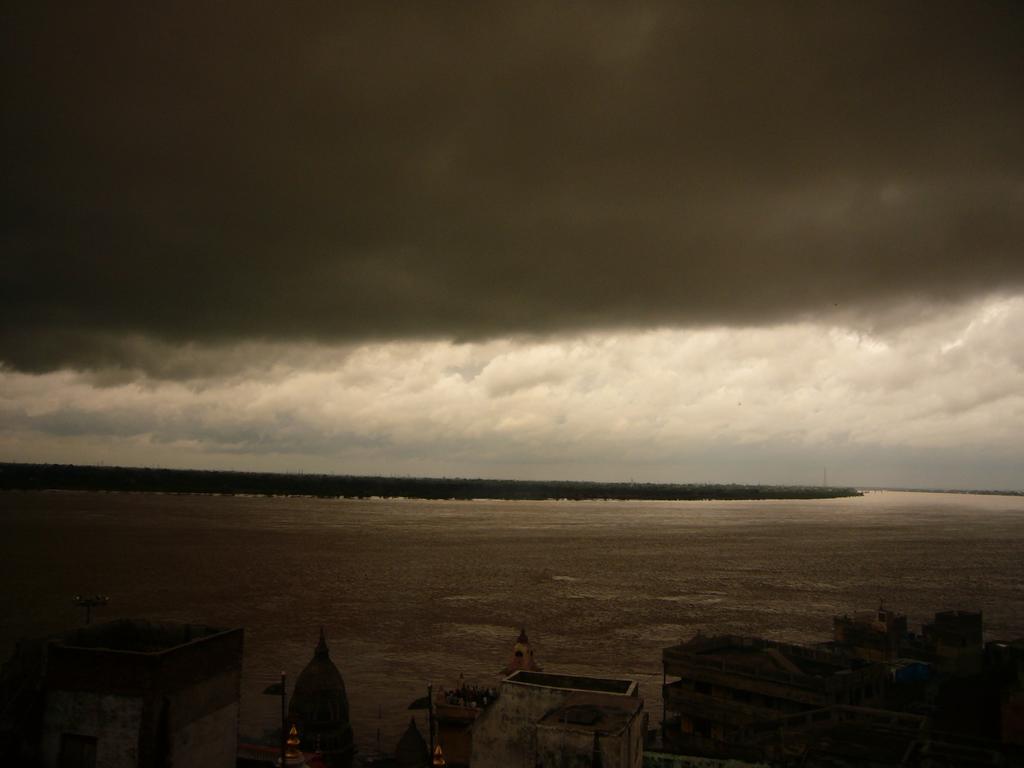 Grg Shanti Guest House Varanasi Near Manikarnika Ghat Esterno foto