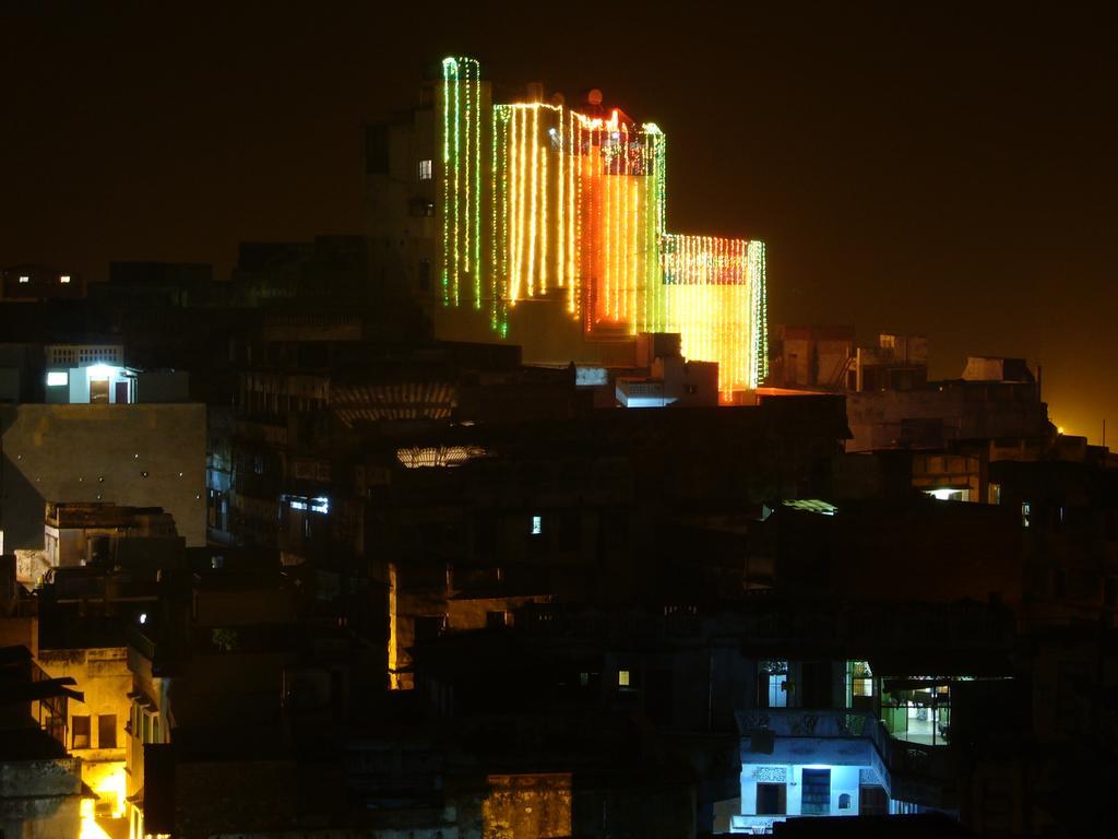 Grg Shanti Guest House Varanasi Near Manikarnika Ghat Esterno foto