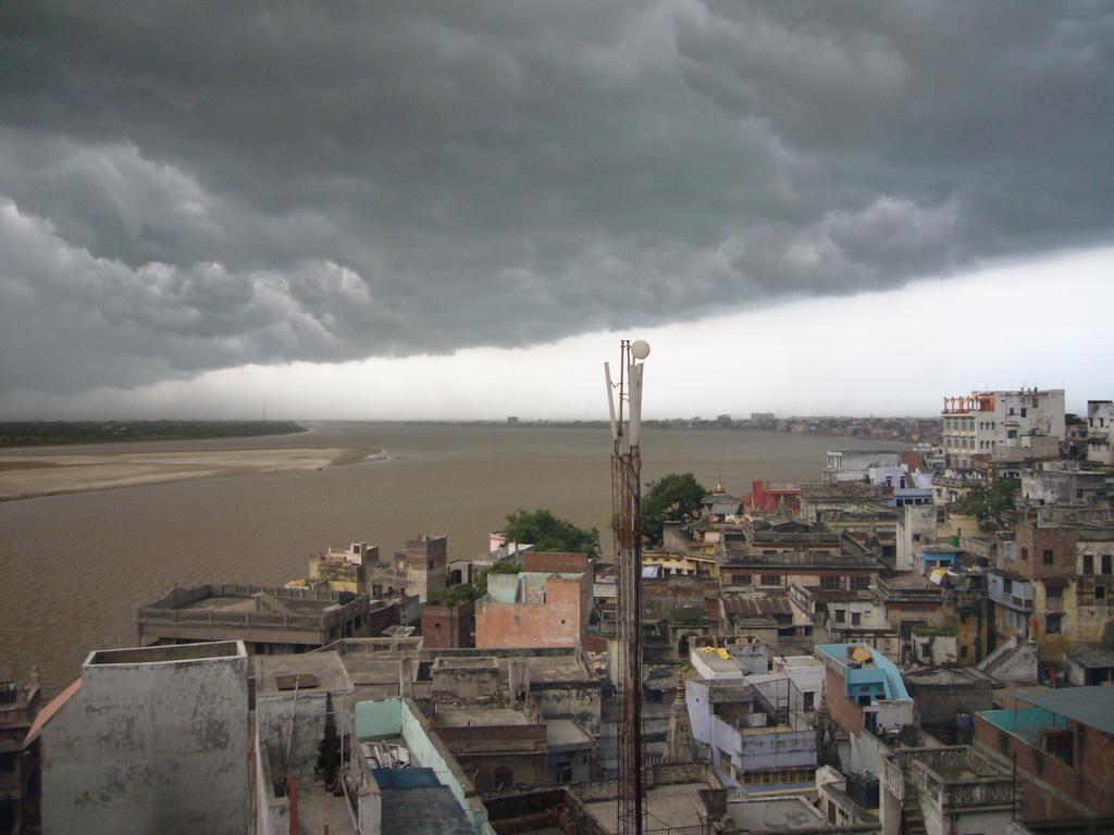 Grg Shanti Guest House Varanasi Near Manikarnika Ghat Esterno foto