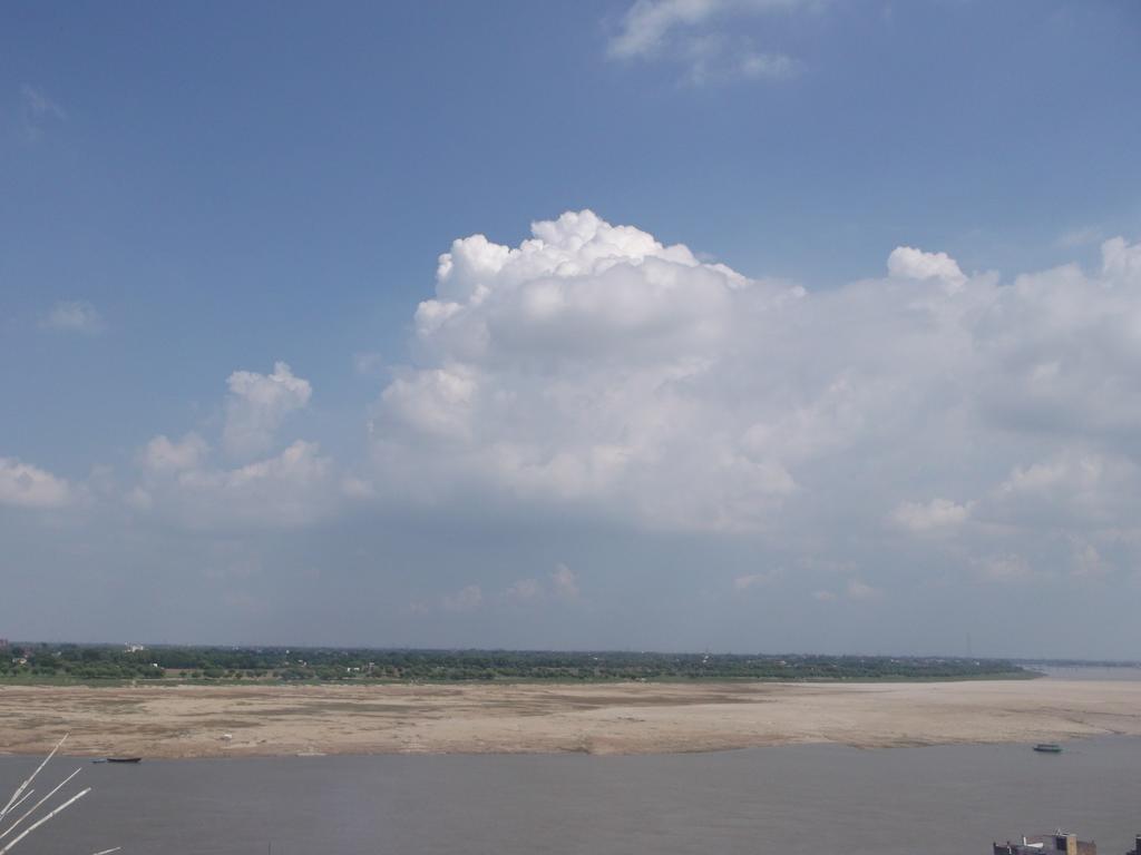 Grg Shanti Guest House Varanasi Near Manikarnika Ghat Esterno foto