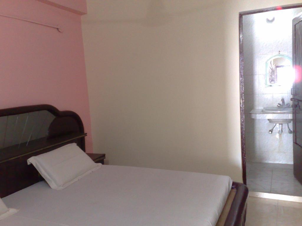 Grg Shanti Guest House Varanasi Near Manikarnika Ghat Esterno foto