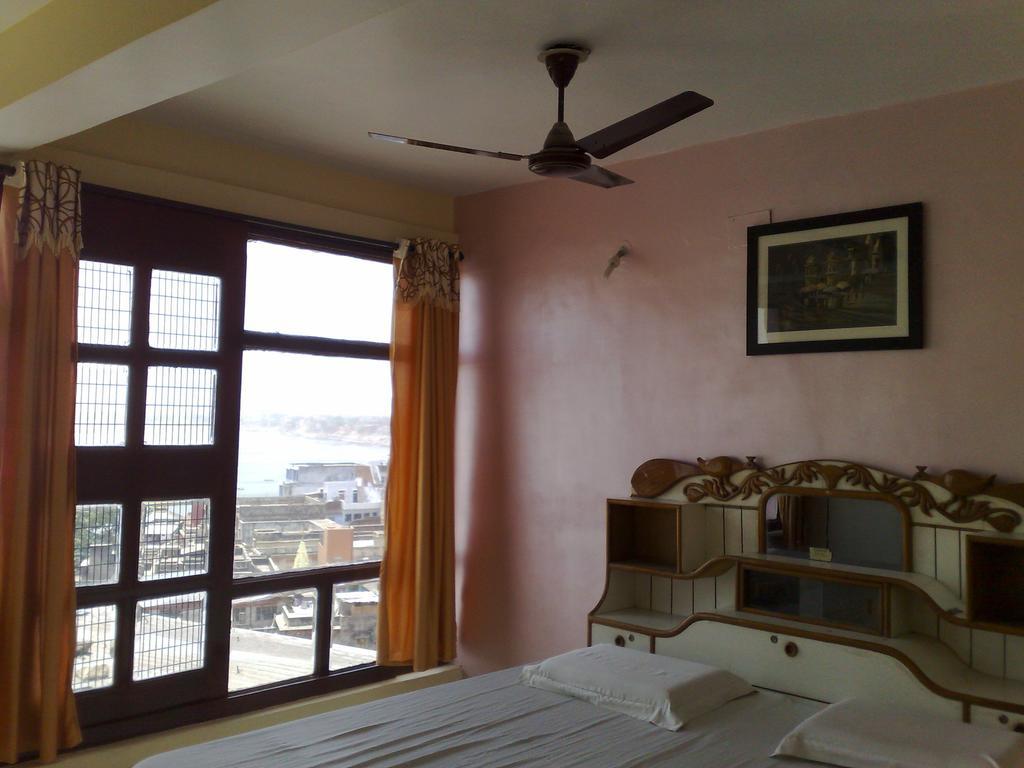Grg Shanti Guest House Varanasi Near Manikarnika Ghat Camera foto