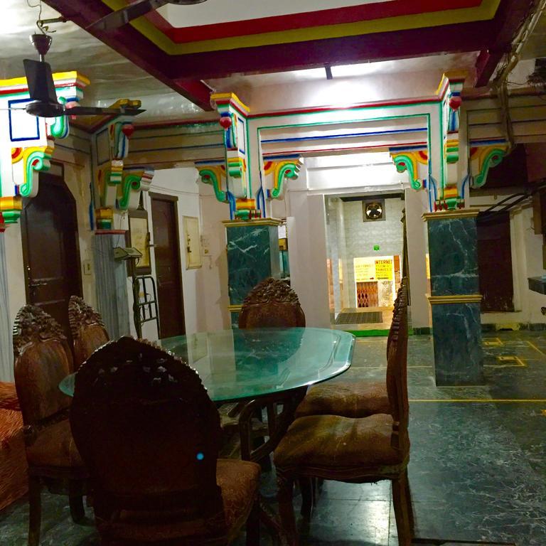Grg Shanti Guest House Varanasi Near Manikarnika Ghat Esterno foto