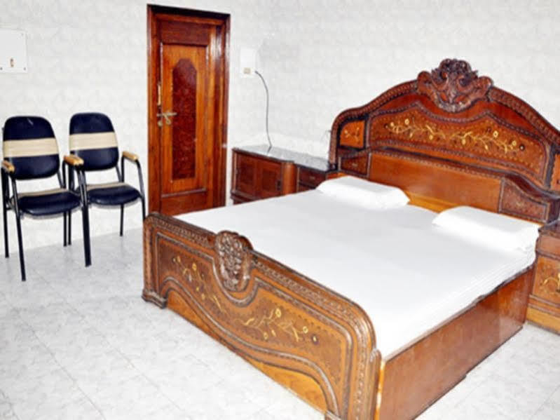 Grg Shanti Guest House Varanasi Near Manikarnika Ghat Esterno foto